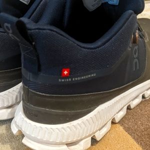 ON Cloudtec©in Helion Superfoam Size 10.5m Brown/Blue w/white soles WATERPROOF